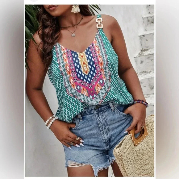 SHEIN Curve VCAY Plus Geo Print Cami With Gold Chain Link Spaghetti Strap 1X - Picture 1 of 13